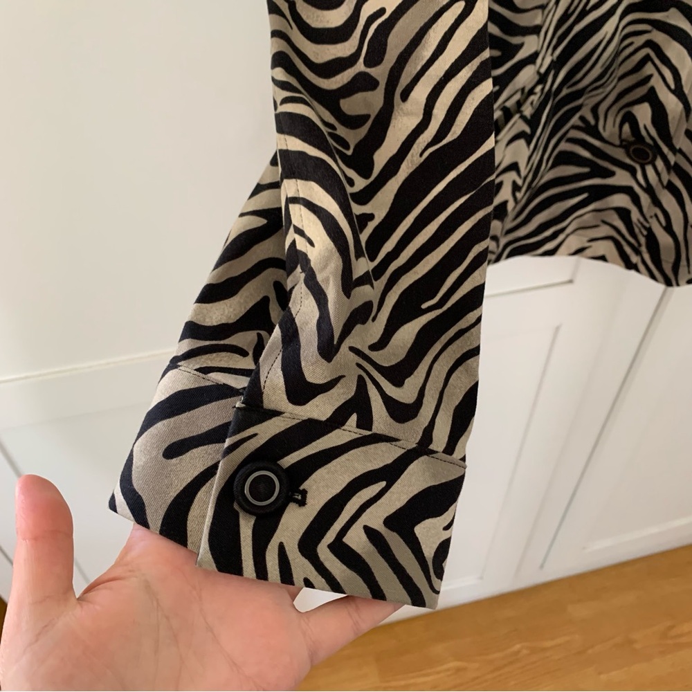 Chicos Zebra Print Stretch Button Jacket Size Xl - image 2